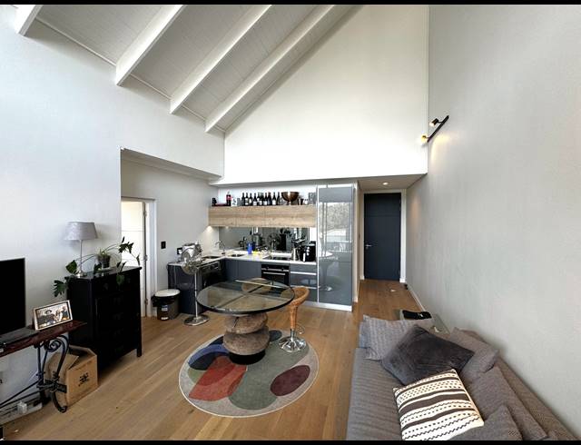1 BEDROOM APARTMENT FOR SALE IN SANDRINGHAM